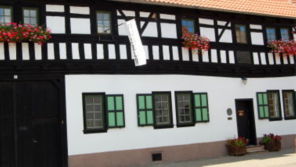 Mitten in Thüringen liegt die Wiege der Bach-Familie, die Ortschaft Wechmar. Seit dem Jahre 1888 pflegen die Bürger dieses bedeutende Erbe.