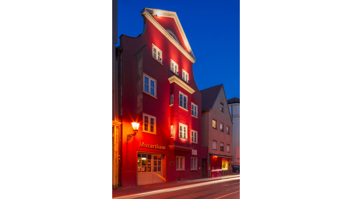 Mozarthaus - Nachtaufnahme, Foto: Regio Augsburg Tourismus GmbH, Norbert Liesz